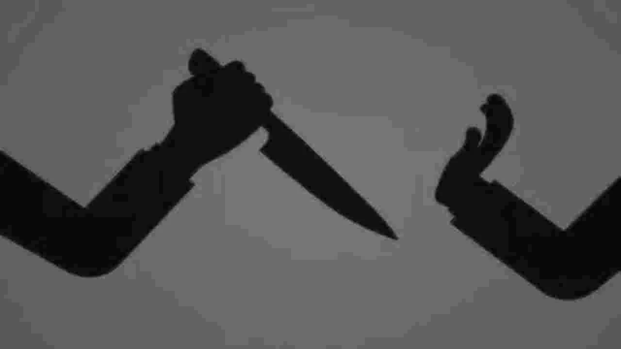 Hyderabad: శరీరంపై 25 కత్తిగాట్లు..