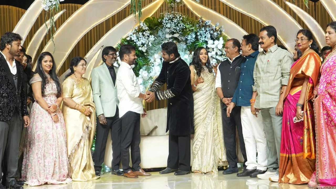 CM Revanth Reddy: ప్రముఖ సింగర్ రాహుల్ సిప్లిగంజ్,  హరిణ్యారెడ్డి  వివాహ వేడుక.. హాజరైన సీఎం రేవంత్‌రెడ్డి