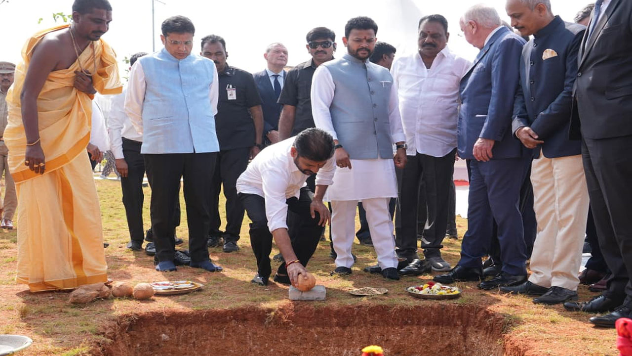 CM Revanth: సఫ్రాన్ ఎమ్‌ఆర్‌వో నూతన సెంటర్‌ ప్రారంభం.. పాల్గొన్న సీఎం రేవంత్ 