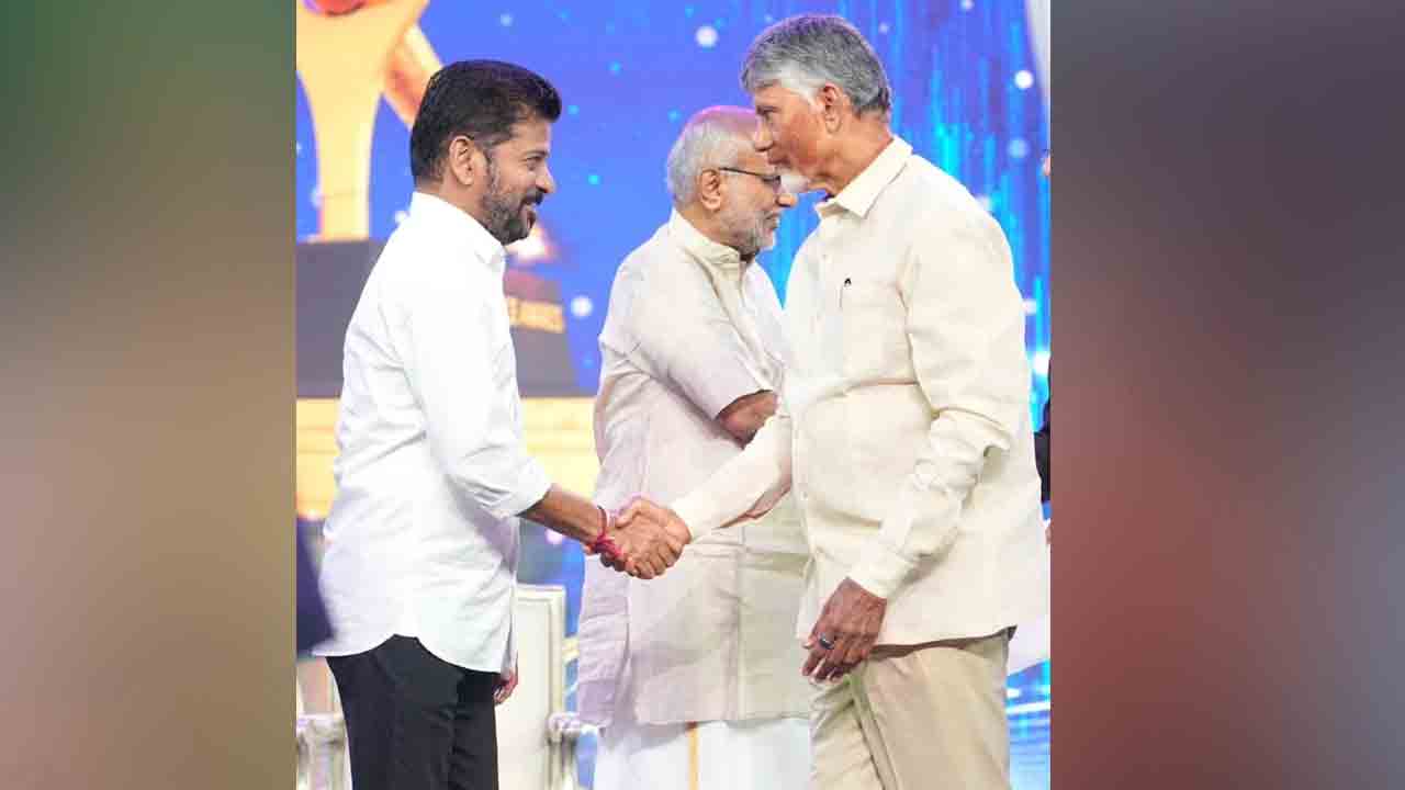 Ramoji Excellence Awards: రామోజీ ఎక్స్‌లెన్స్ అవార్డ్స్.. పాల్గొన్న తెలుగు రాష్ట్రాల సీఎంలు
