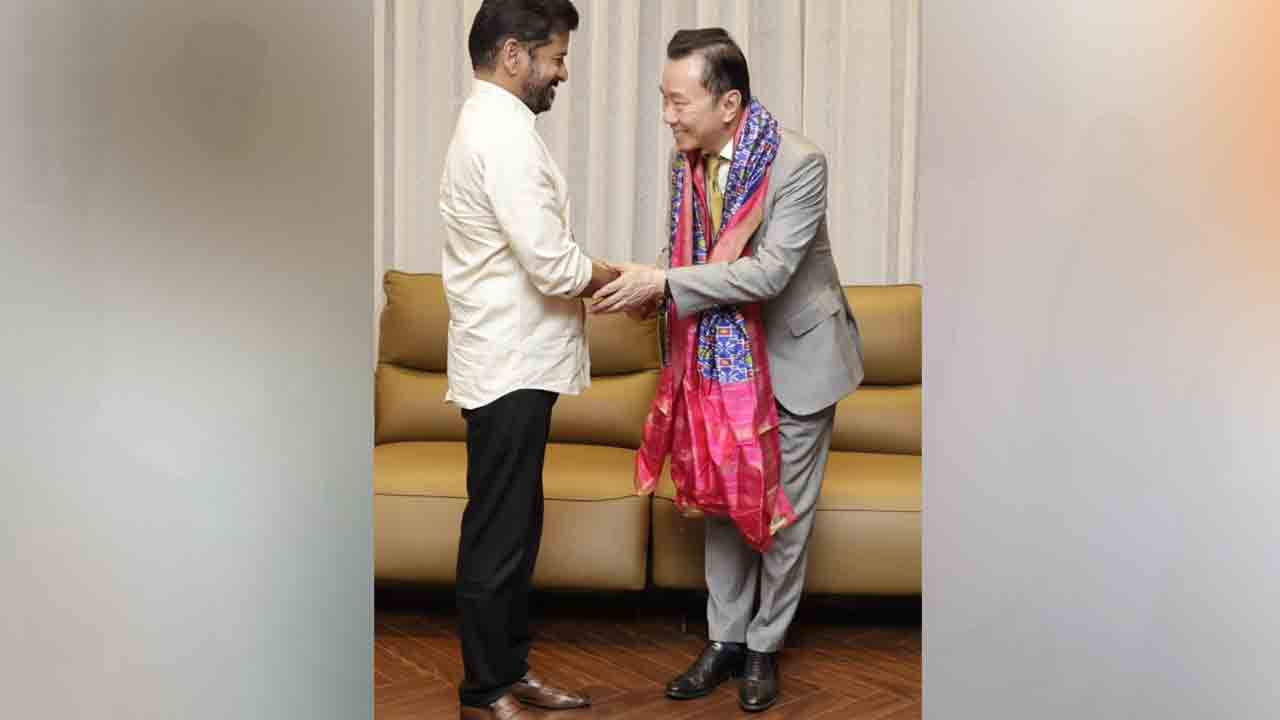 CM Revanth Reddy: విన్‌గ్రూప్  ప్రతినిధులతో సీఎం రేవంత్‌రెడ్డి ఢిల్లీలో భేటీ