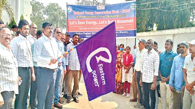 Develop Villages    పల్లెలను సుందరంగా తీర్చిదిద్దాలి