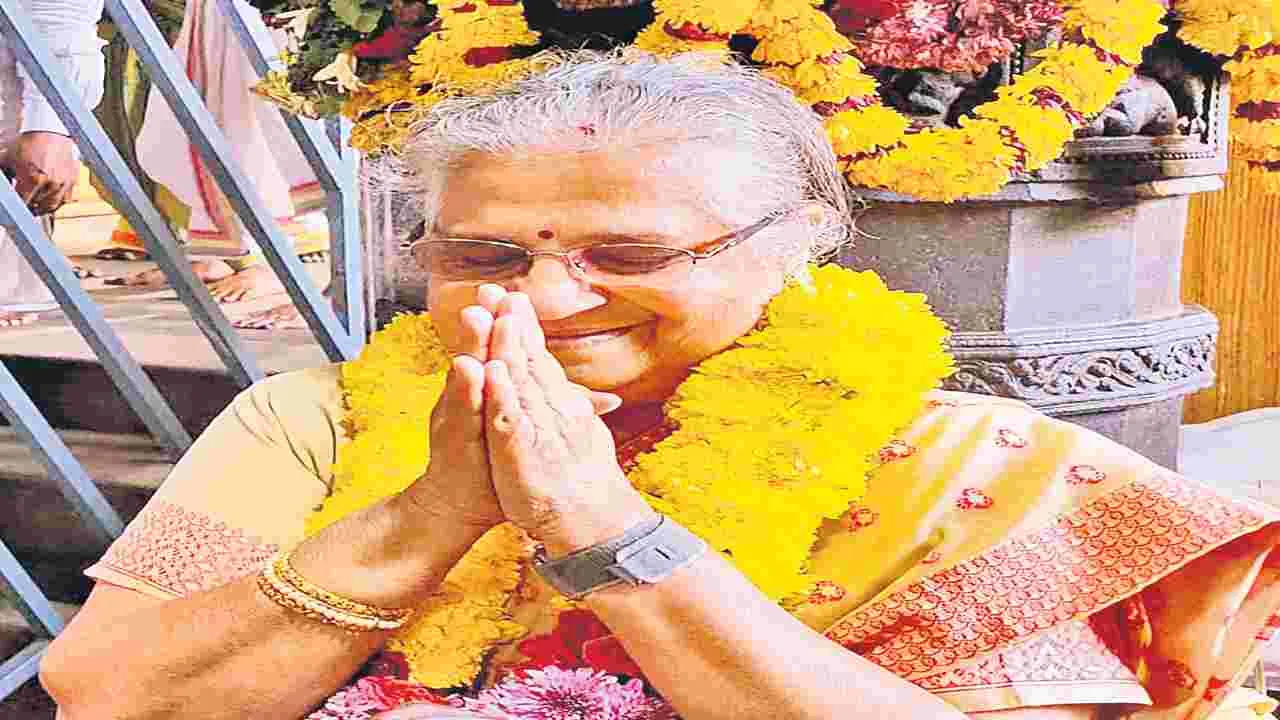 Temple Visit: అప్పన్న సన్నిధిలో ఎంపీ సుధా నారాయణమూర్తి