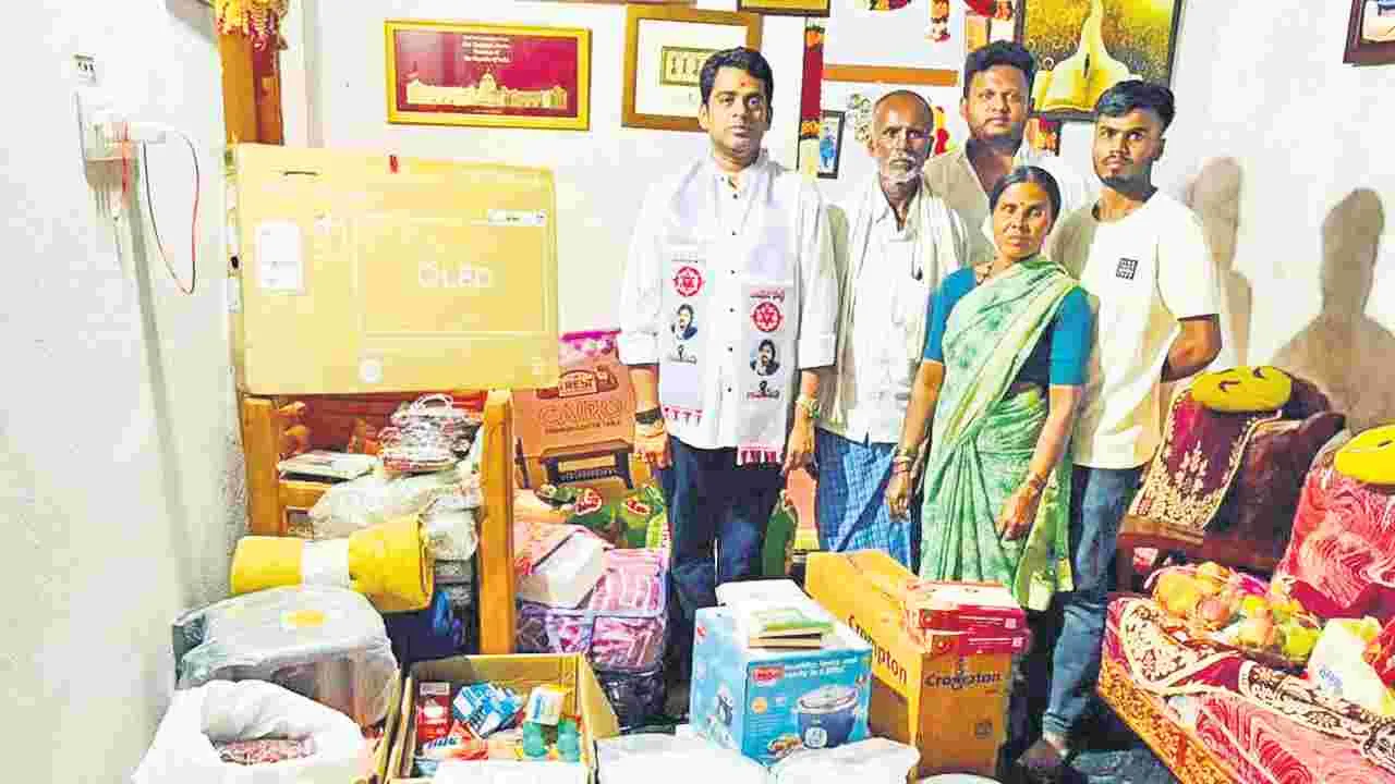 Deputy CM Pawan: క్రికెటర్లకు 24 గంటల్లోనే పవన్‌ సాయం