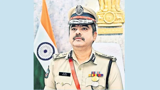 పోలీస్‌ కమిషనర్‌కు డీజీగా పదోన్నతి