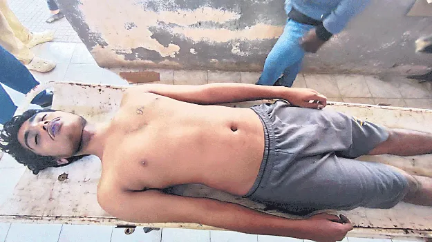 అమ్మను ఐదు వందలు అడిగి..