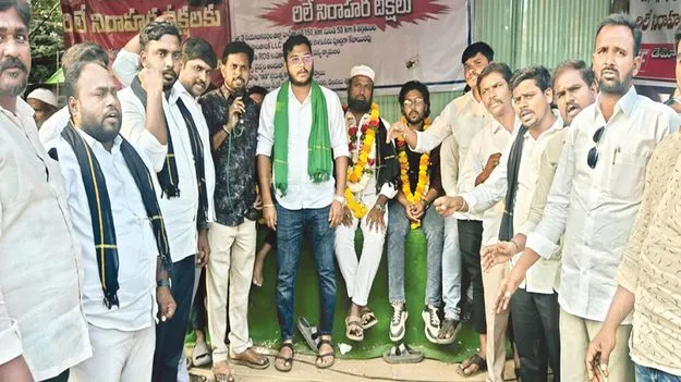 ఆదోనికి జిల్లాగా ప్రకటించాలి 