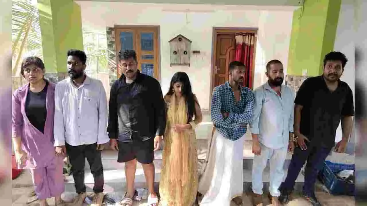 Drug Racket: విద్యార్థులకు డ్రగ్స్ సరఫరా.. డాక్టర్‌తో సహా 7 మంది అరెస్ట్