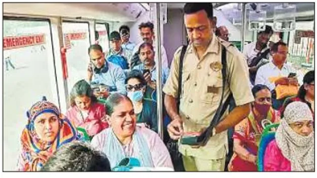 AP News: ఆయ్.. హ్య‘ఫ్రీ’ అండి.. కిటకిటలాడుతున్న ఆర్టీసీ బస్‌లు