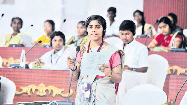 మాక్‌ అసెంబ్లీలో అదరగొట్టిన రమ్యశ్రీ