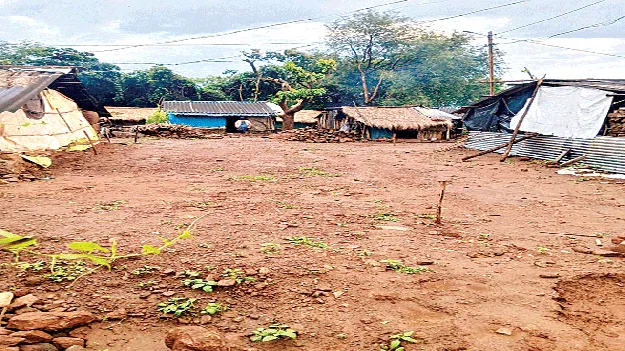   Construction Halt!అనుమతులు రాక..  కట్టుకోలేక!