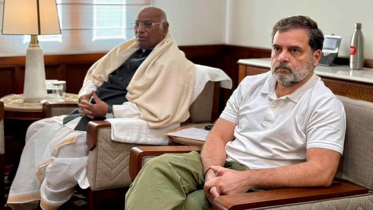 Mallikarjun Kharge: ఏఐసీసీ అధ్యక్షుడు మల్లికార్జున ఖర్గే ఇంట్లో ఇండి కూటమి నేతల సమావేశం