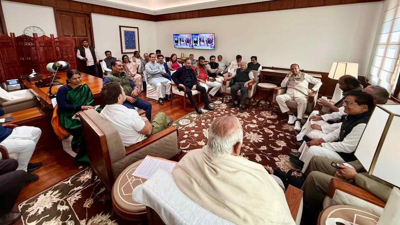 Mallikarjun Kharge: ఏఐసీసీ అధ్యక్షుడు మల్లికార్జున ఖర్గే ఇంట్లో ఇండి కూటమి నేతల సమావేశం