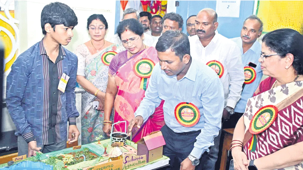 శాస్త్రీయ దృక్పథంతో ప్రాజెక్టులు రూపొందించాలి