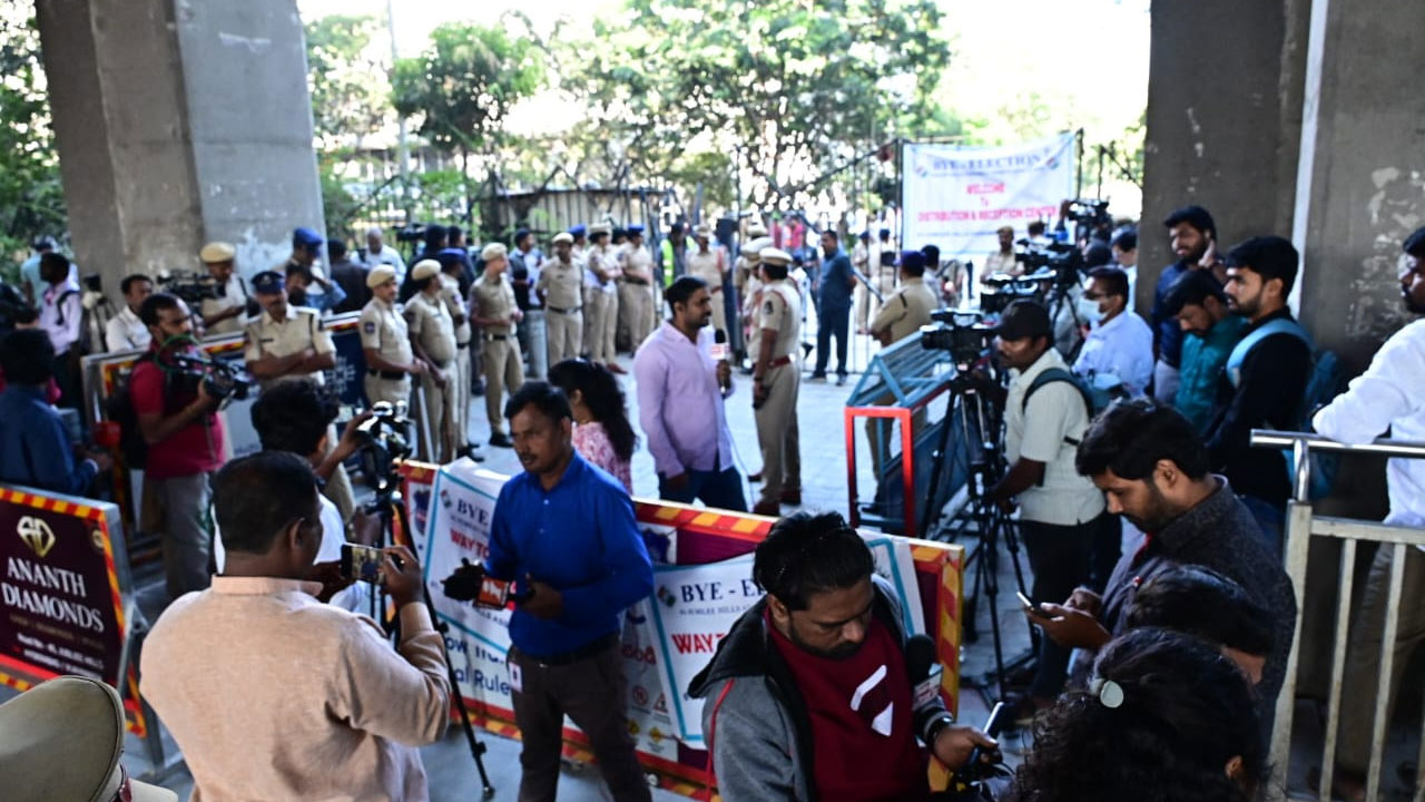 Jubilee Hills Bypoll Counting: జూబ్లీహిల్స్ ఉప ఎన్నిక కౌంటింగ్ ప్రారంభం.. గెలుపెవరిదో