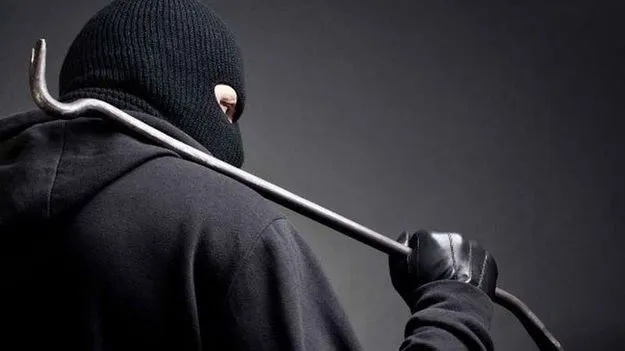 Jubilee Hills: కత్తులతో ఇంటి యజమానిని భయపెట్టాలని చూశాడు.. చివరకు