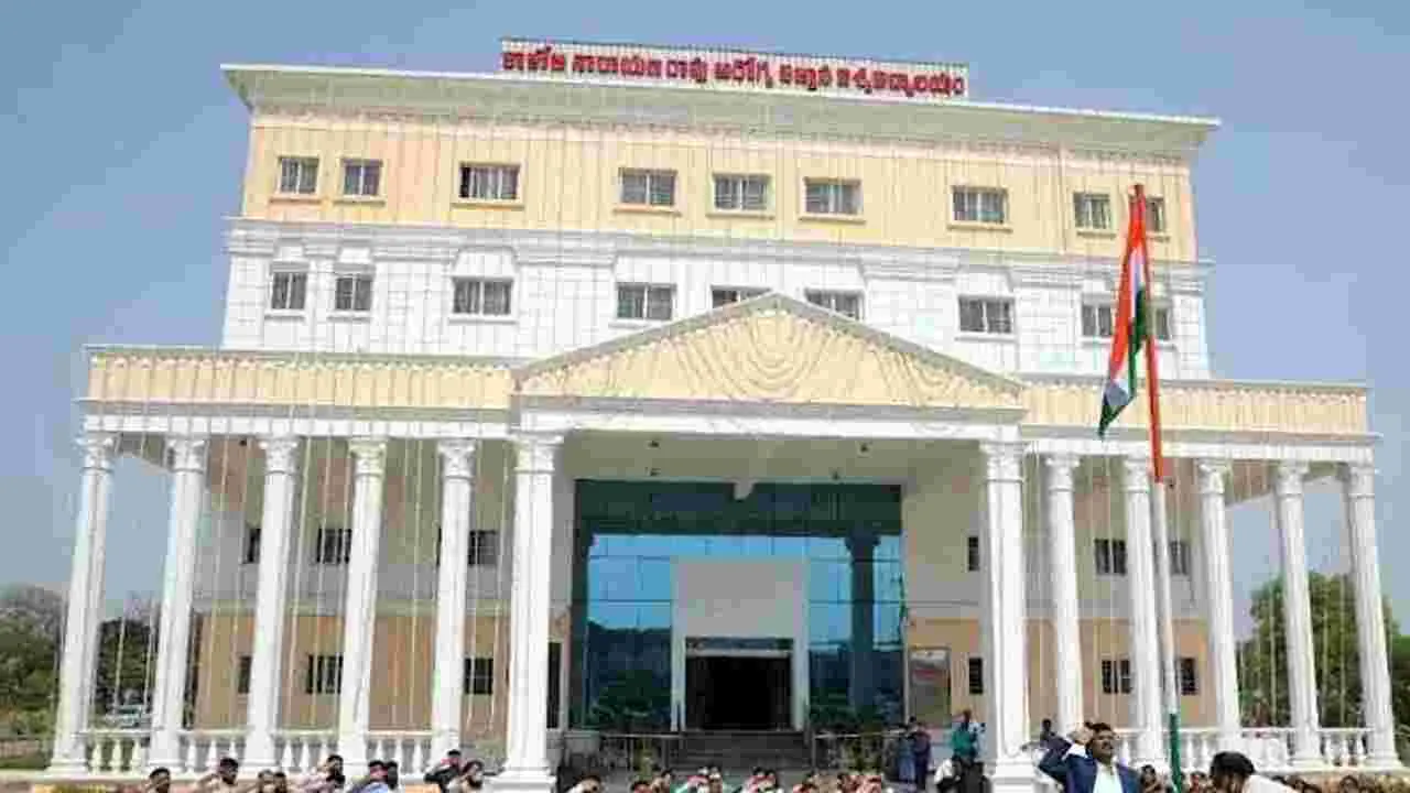 Kaloji University VC resignation: కాళోజీ యూనివర్సిటీ వీసీ నందకుమార్ రాజీనామా..