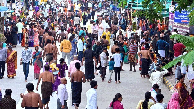 కాణిపాకం కిటకిట