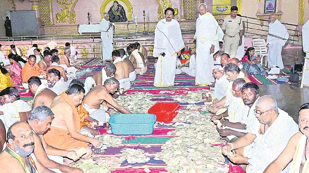 వరసిద్ధుడి హుండీ ఆదాయం రూ.1.60 కోట్లు