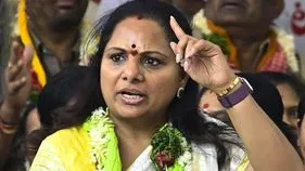 Kavitha: కుట్ర చేసే బయటకు పంపారు.. కవిత సంచలన వ్యాఖ్యలు