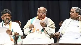 Mallikarjun Kharge: కర్ణాటకలో నాయకత్వ మార్పుపై ఖర్గే కీలక వ్యాఖ్యలు