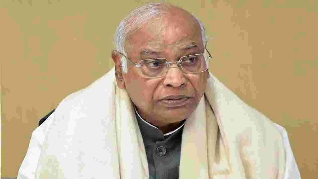 Mallikarjun Kharge: పార్లమెంటరీ మర్యాదలను 11 ఏళ్లుగా తుంగలో తొక్కారు.. మోదీ వ్యాఖ్యలపై ఖర్గే