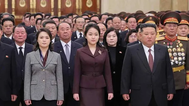    Kim Jong Un: మళ్లీ బయట ప్రపంచంలోకి కిమ్ కుమార్తె 
