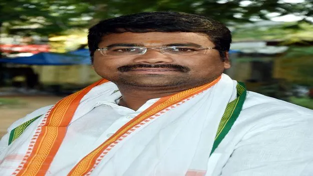 డీసీసీ అధ్యక్షుడిగా మేడిపల్లి సత్యం 