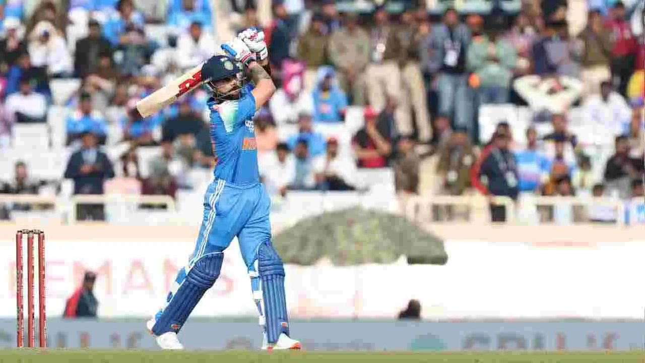 Virat Kohli Century: కోహ్లీ సూపర్ సెంచరీ.. భారీ స్కోర్ దిశగా భారత్