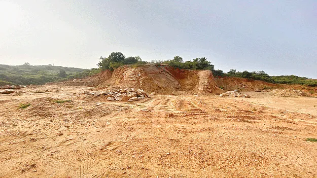 Gravel Racket  గ్రావెల్‌ దందా.. అడ్డుకునేదుందా? 