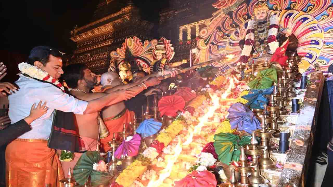 తెలంగాణ భవన్‌లో వైభవంగా అయ్యప్పస్వామి మహాపడి పూజ