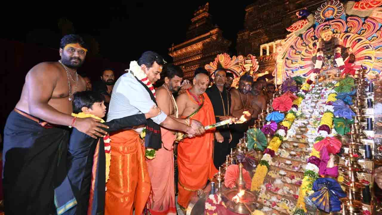 తెలంగాణ భవన్‌లో వైభవంగా అయ్యప్పస్వామి మహాపడి పూజ