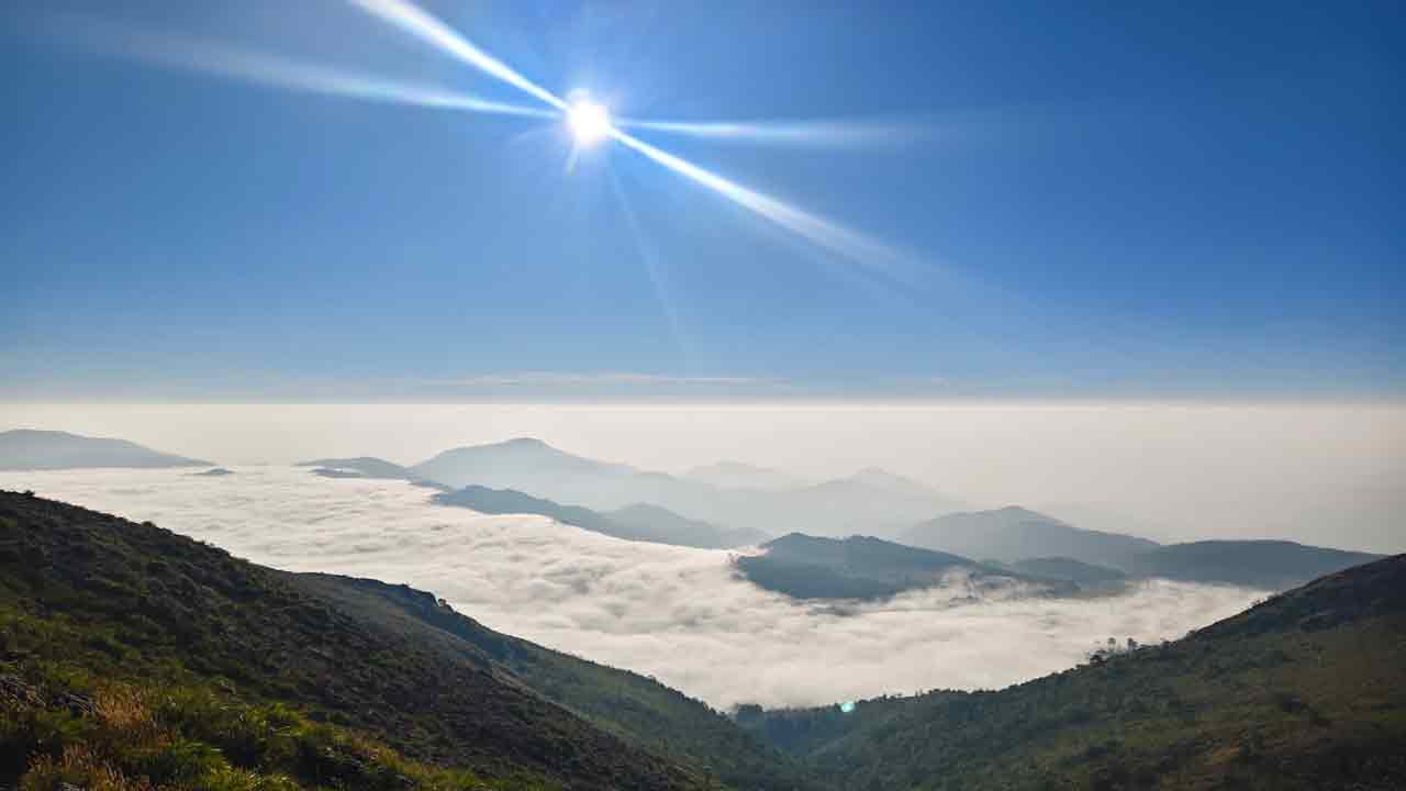 Vanjangi Lambasingi: పర్యాటకులను కట్టిపడేస్తున్న వంజంగి, లంబసింగి అందాలు.. 