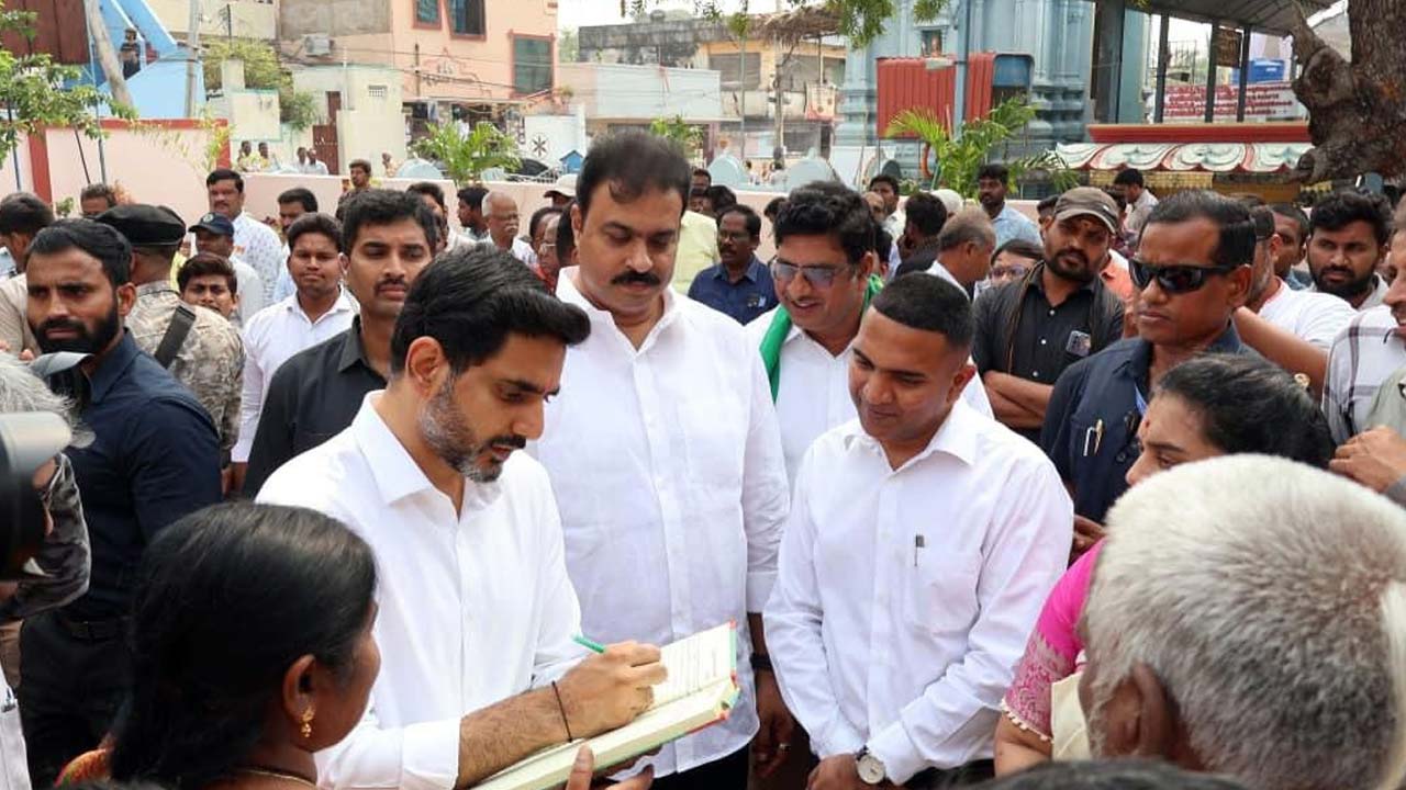 మంగళగిరిలో మోడల్ లైబ్రరీని ప్రారంభించిన మంత్రి లోకేశ్