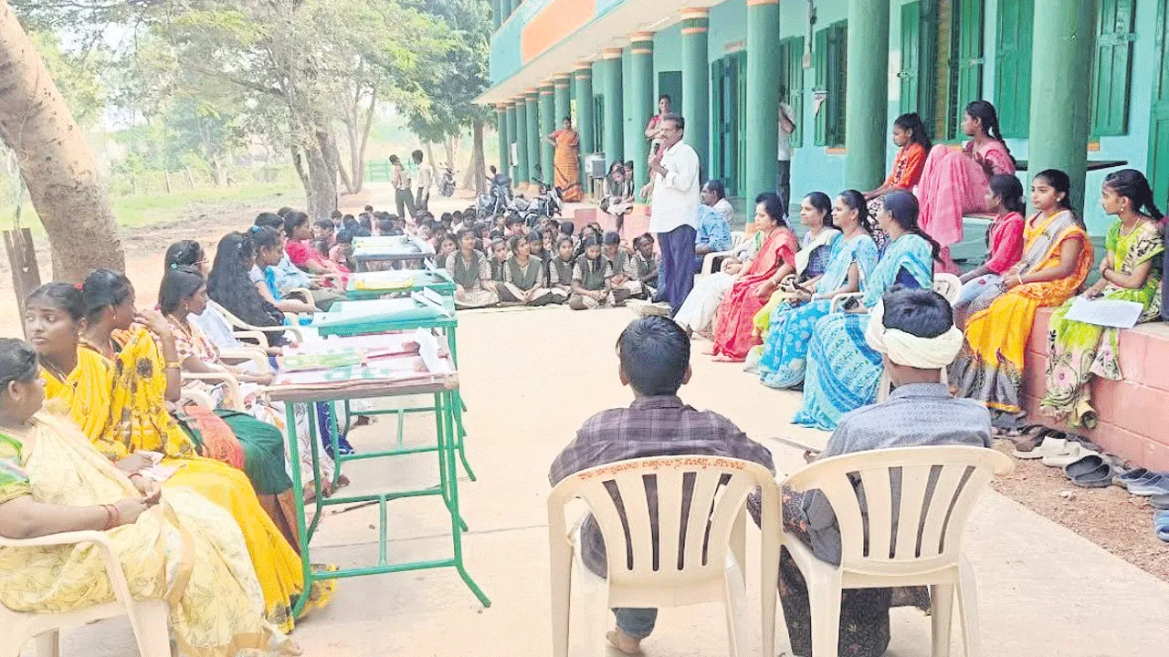 విద్యార్థులు సృజనాత్మకతను పెంచుకోవాలి