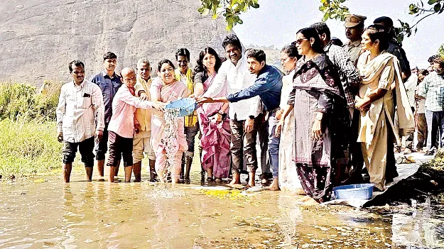  Tribal గిరిజన మత్స్యకారుల  ఆర్థికాభివృద్ధికి కృషి