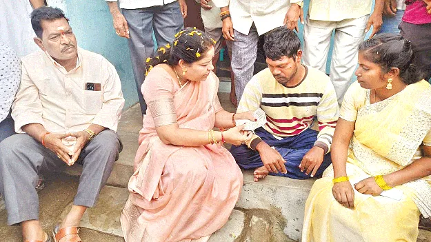   Poor పేదలకు అండగా ప్రభుత్వం 