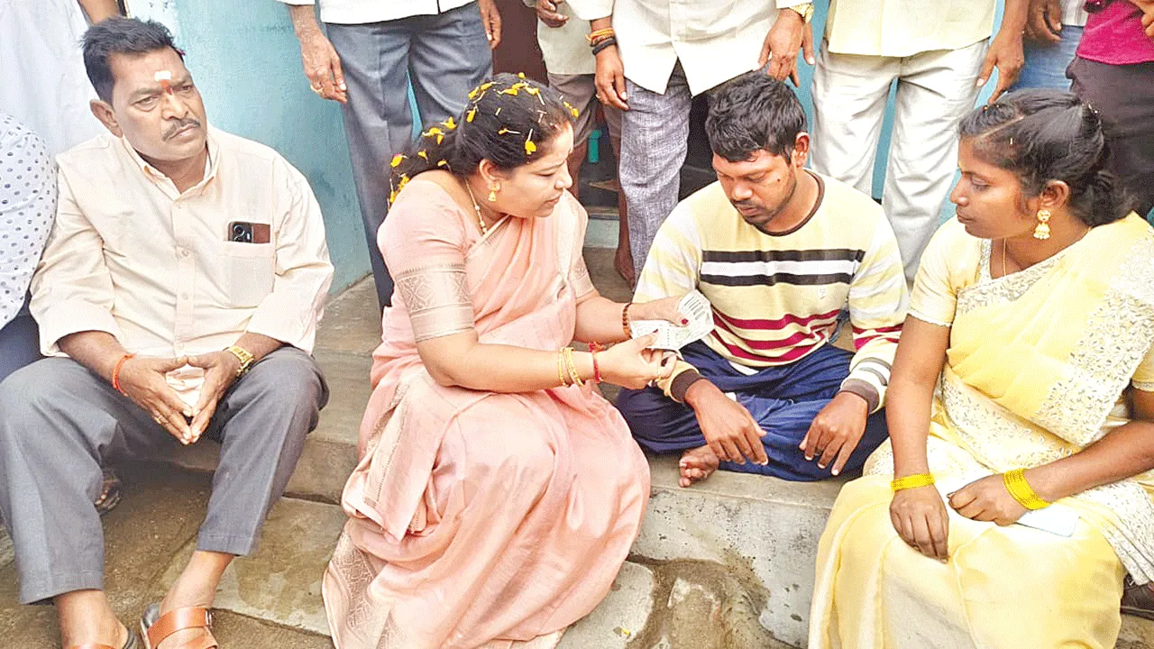   Poor పేదలకు అండగా ప్రభుత్వం 