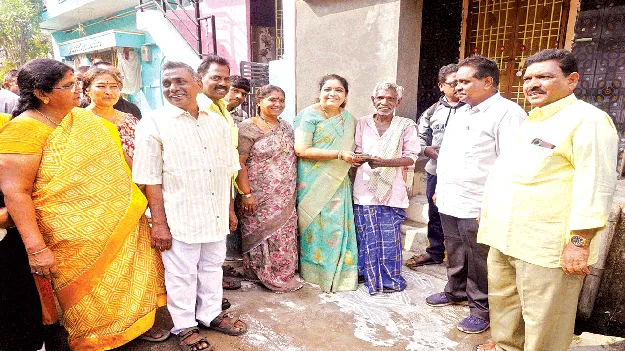   Pensions పండుగలా  పింఛన్ల పంపిణీ