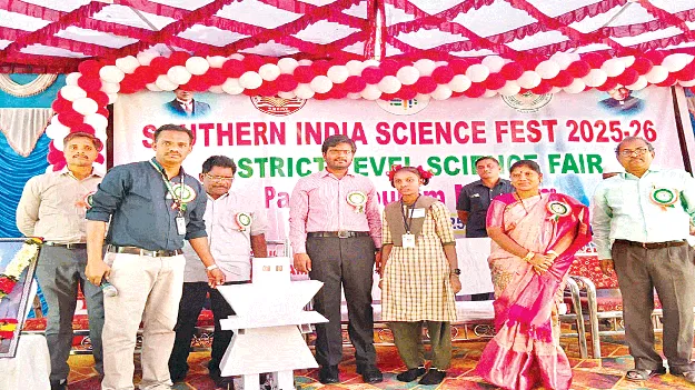   Scientist  ప్రతి విద్యార్థి శాస్త్రవేత్తగా ఎదగాలి