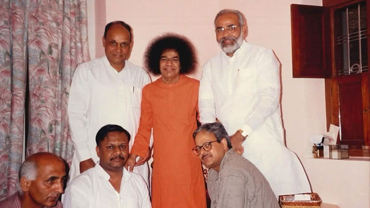 పుట్టపర్తి సాయిబాబాతో ఉన్న జ్ఞాపకాలను పంచుకున్న ప్రధాని మోదీ