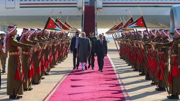 Jordan visit: జోర్డాన్ రాజధాని అమ్మాన్‌లో ప్రధాని మోదీకి ఘన స్వాగతం