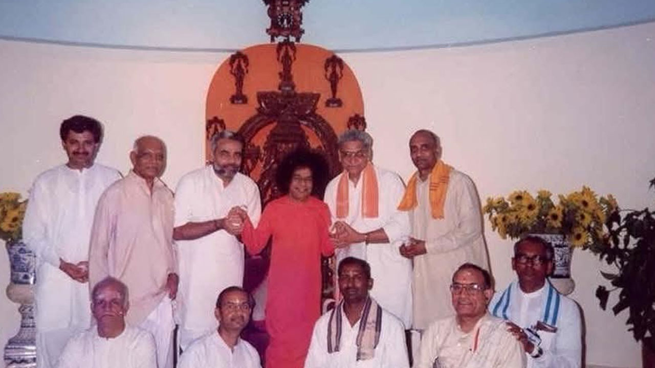 పుట్టపర్తి సాయిబాబాతో ఉన్న జ్ఞాపకాలను పంచుకున్న ప్రధాని మోదీ