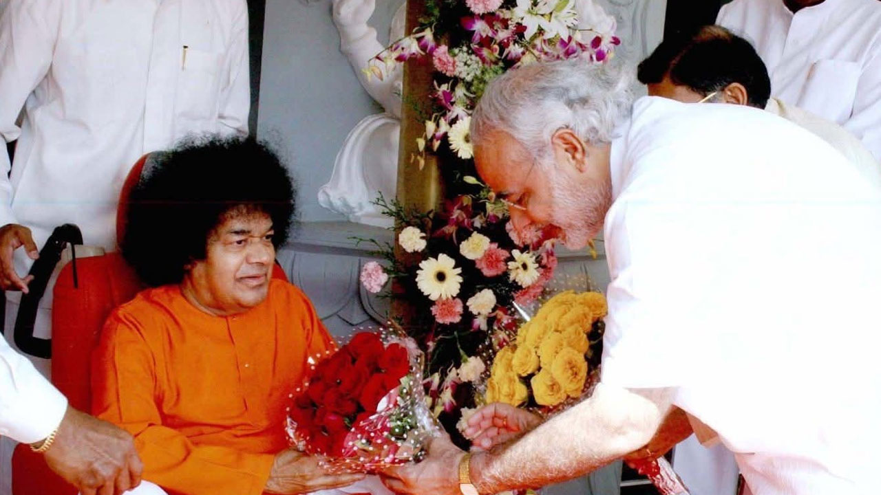 పుట్టపర్తి సాయిబాబాతో ఉన్న జ్ఞాపకాలను పంచుకున్న ప్రధాని మోదీ