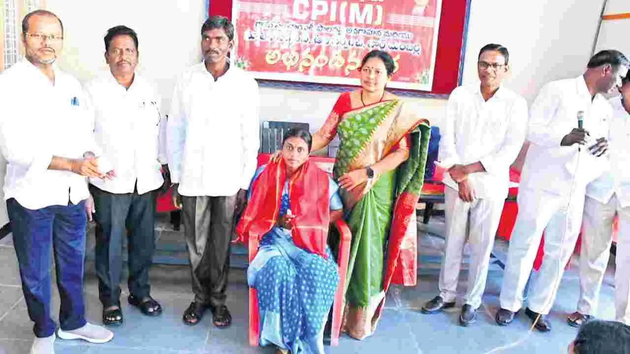 ప్రజా సమస్యల పరిష్కారంలో ముందుండాలి