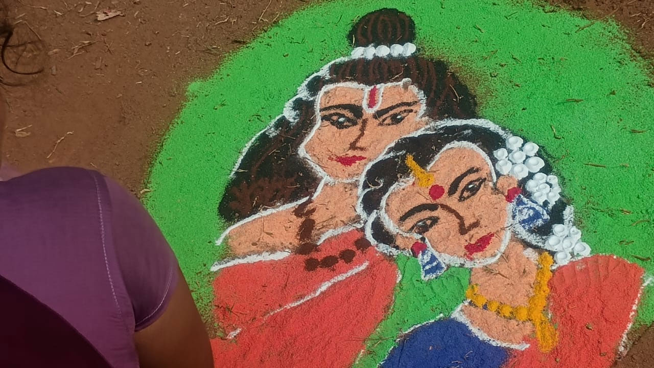 Muggu Competition: ఏపీలో ఏబీఎన్ ఆంధ్రజ్యోతి ఆధ్వర్యంలో ఘనంగా ముగ్గుల పోటీలు