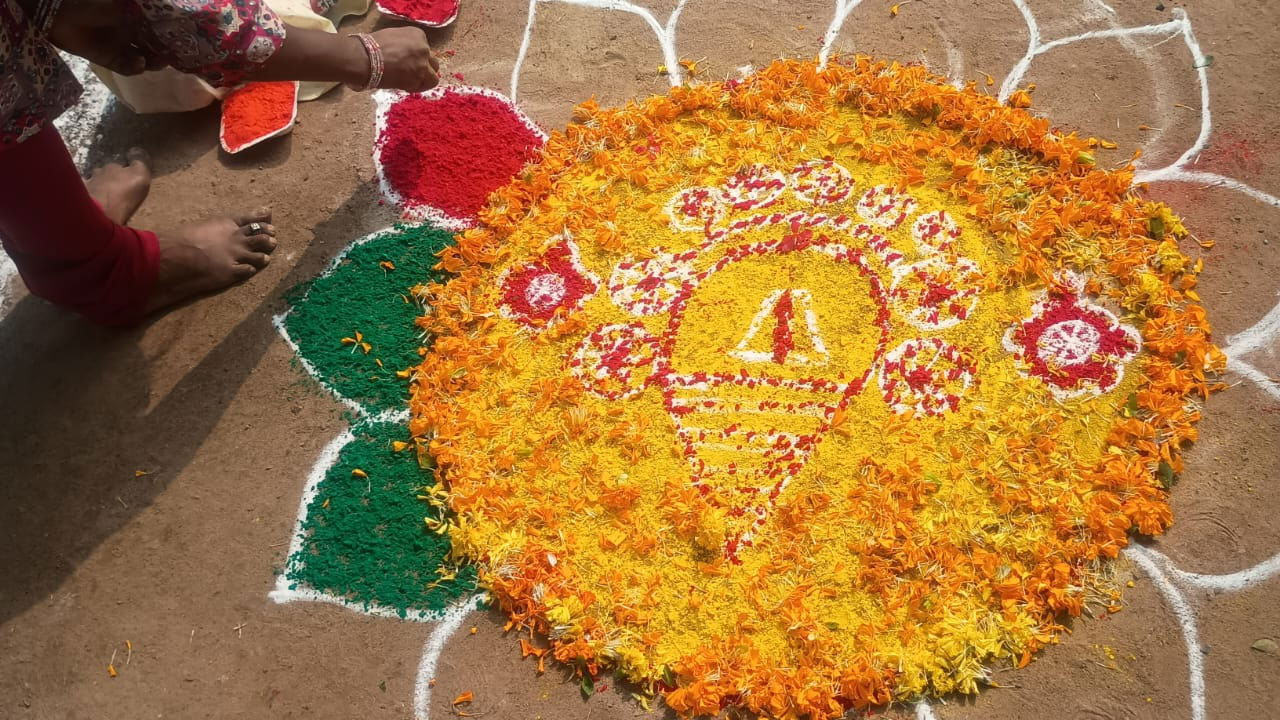 Muggu Competition: ఏపీలో ఏబీఎన్ ఆంధ్రజ్యోతి ఆధ్వర్యంలో ఘనంగా ముగ్గుల పోటీలు