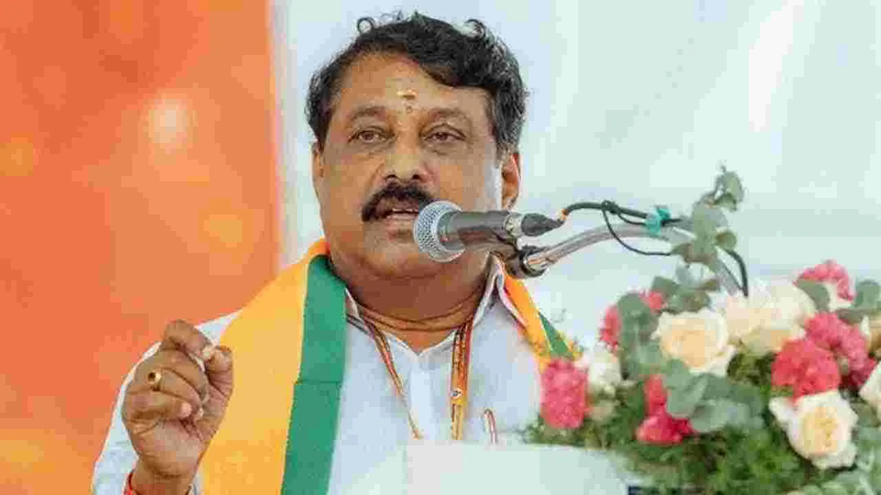 BJP State President: బీజేపీ రాష్ట్ర చీఫ్ సంచలన కామెంట్స్.. ఎంజీఆర్‌తో ఎవరినీ పోల్చలేం..