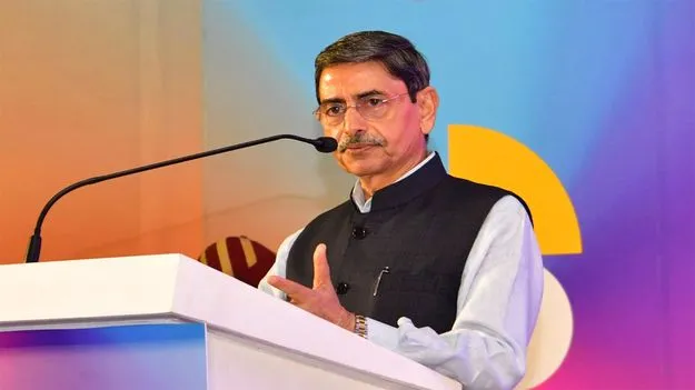 Governor Ravi: గవర్నర్‌ రవి సంచలన కామెంట్స్.. ఆయన ఏమన్నారో తెలిస్తే..