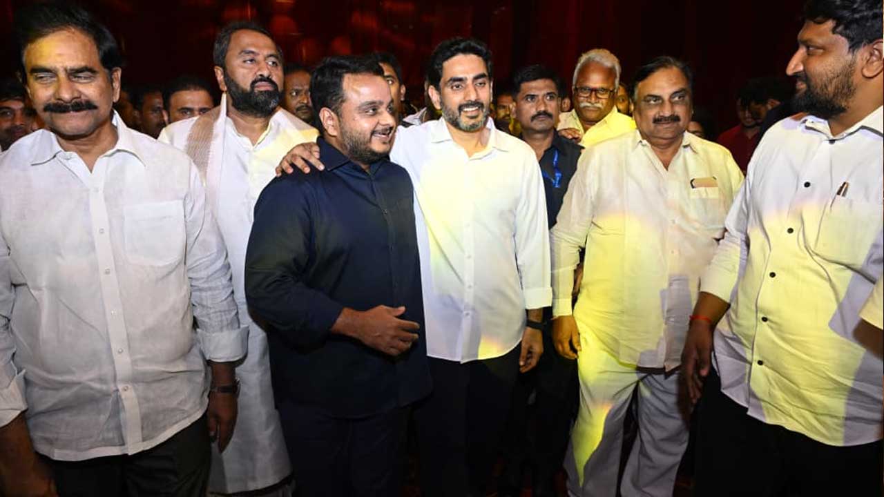 Nara Lokesh: టీడీపీ యువనేత దమ్మాలపాటి కౌషిక్ వివాహ వేడుకకు హాజరైన మంత్రి నారా లోకేష్